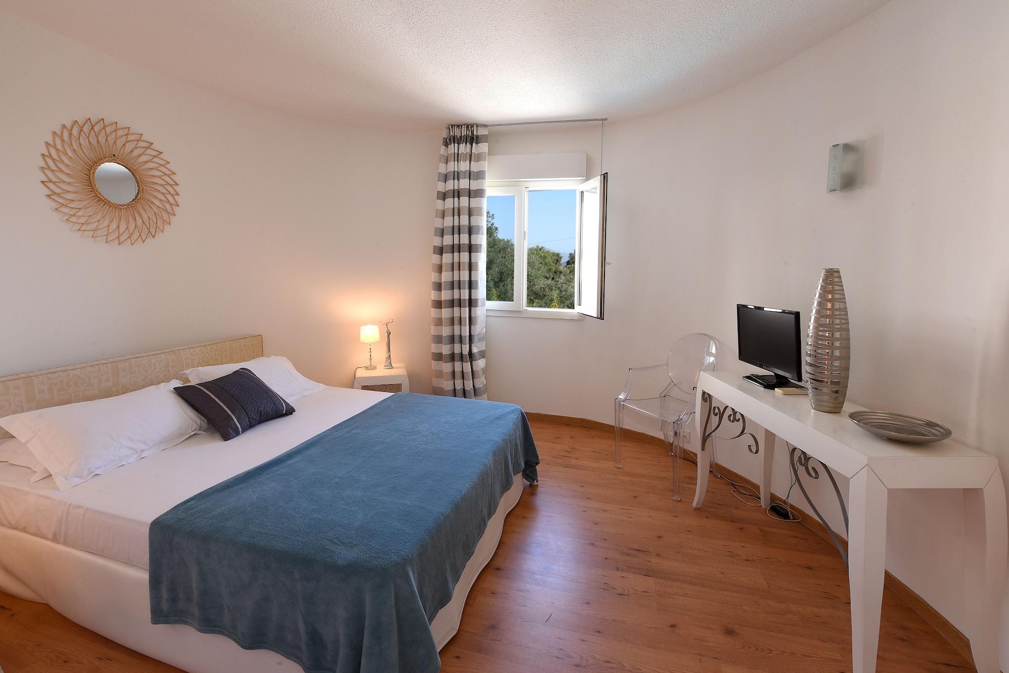 Hotel Le Tilbury Porto-Vecchio  Exteriör bild
