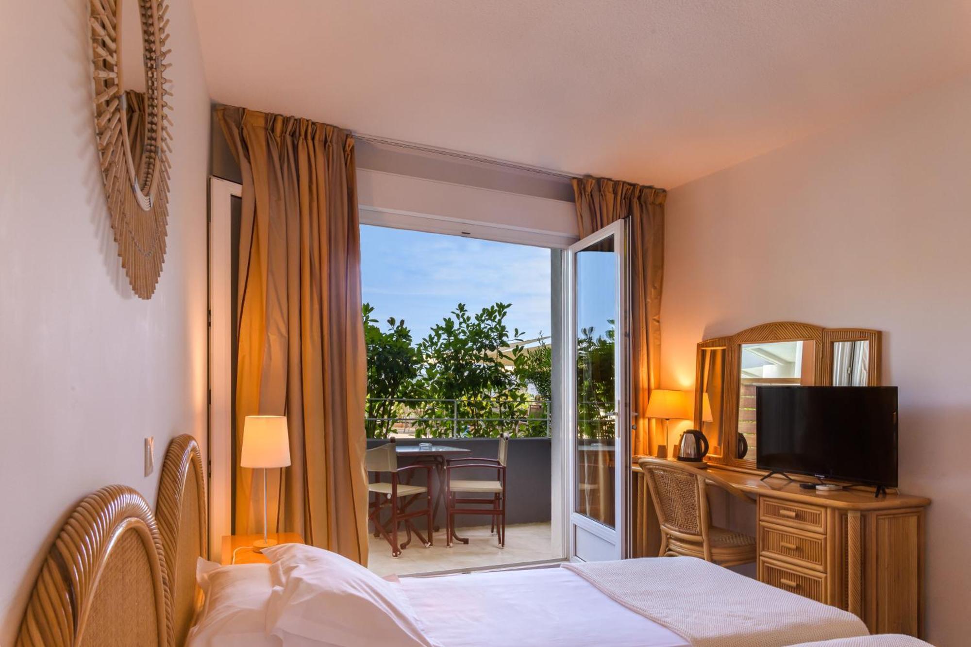 Hotel Le Tilbury Porto-Vecchio  Exteriör bild